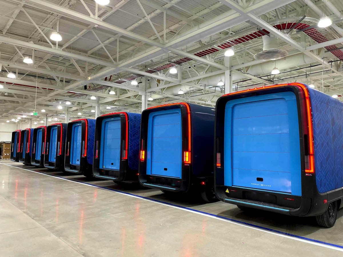 Read more about the article Amazon und Rivian bringen Lieferwagen auf die Straße