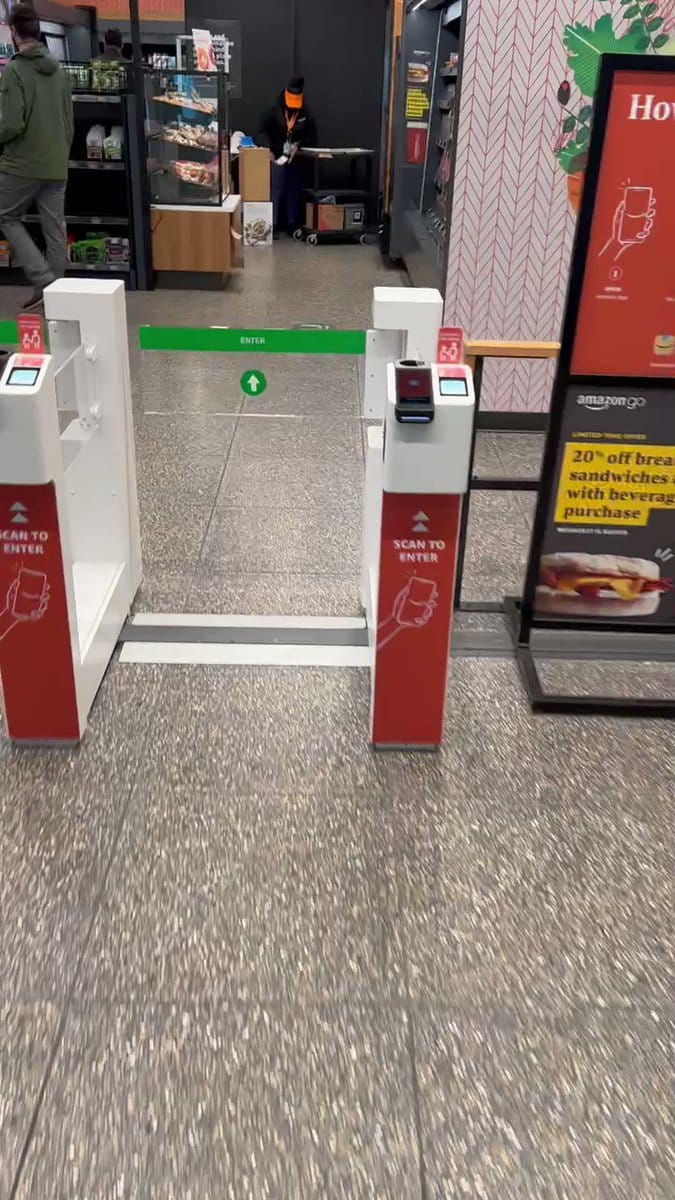 Read more about the article Selbsttest: Amazons ‚Just Walk Out‘-Technologie und ‚Amazon One‘ Handflächen-Scanner